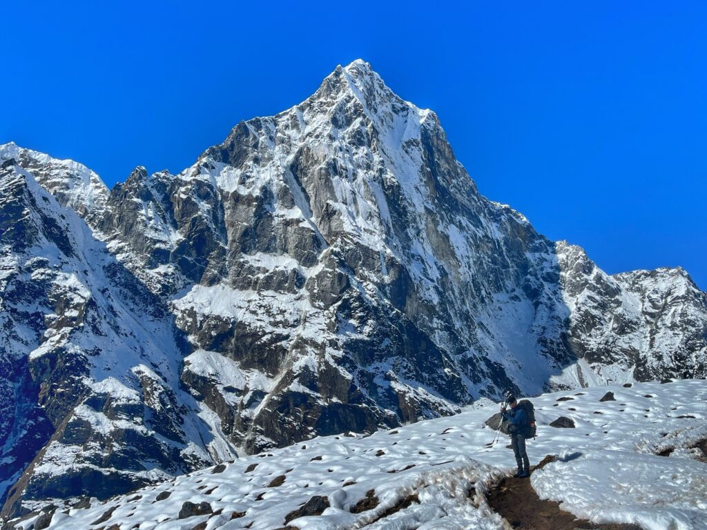 Trail to Dzonglha
